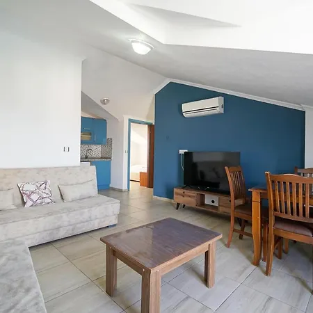 Isik Aparthotel 3*